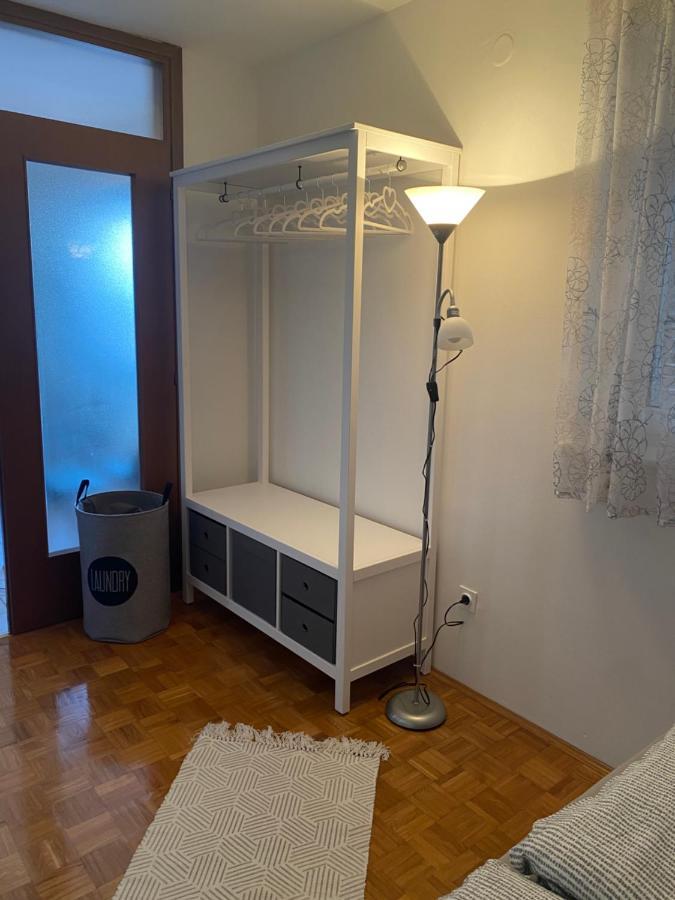 Apartment Privlaka Direkt Am Strand Mit Klima Und Neuem Badezimmer Haustiere Sind Willkommen Ngoại thất bức ảnh